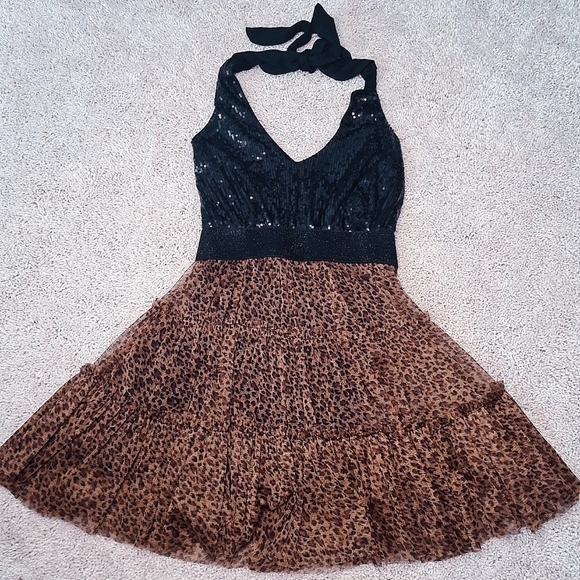 Rachael And Chloe Open Back Sequin Mini Short and lined Dress. Size small - Picture 1 of 6